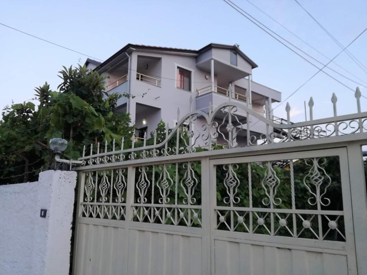 Villa Osmani Дуррес Екстер'єр фото